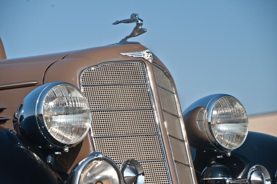  Buick Series 90 Club Sedan 1934 года  (фото 8 из 24)